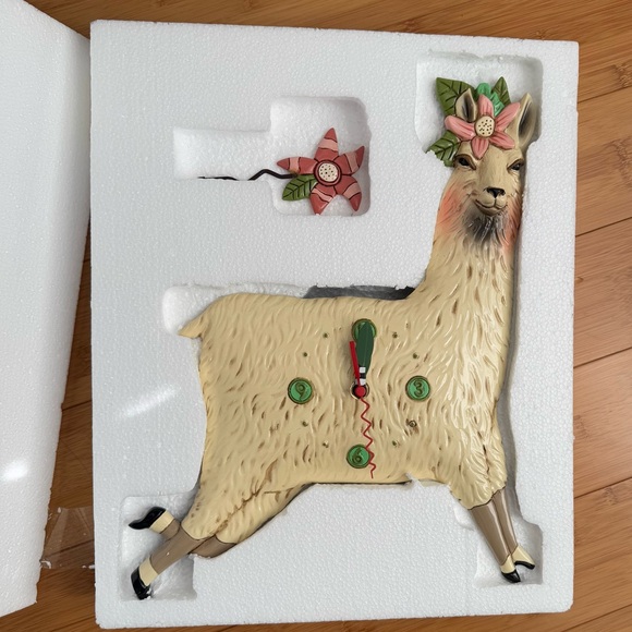 ALLEN DESIGNS - LLAMA LOVE CLOCK - Picture 1 of 5